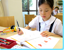 Lepton箕面自由学園小学校教室
