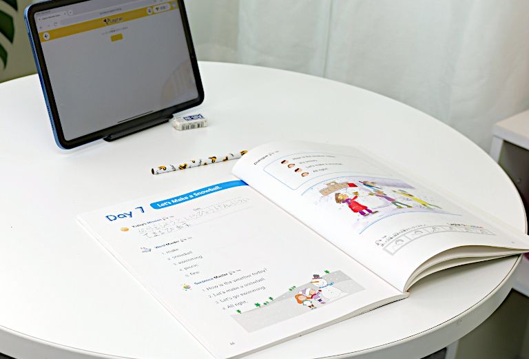 Lepton Bridgeで学習する男の子