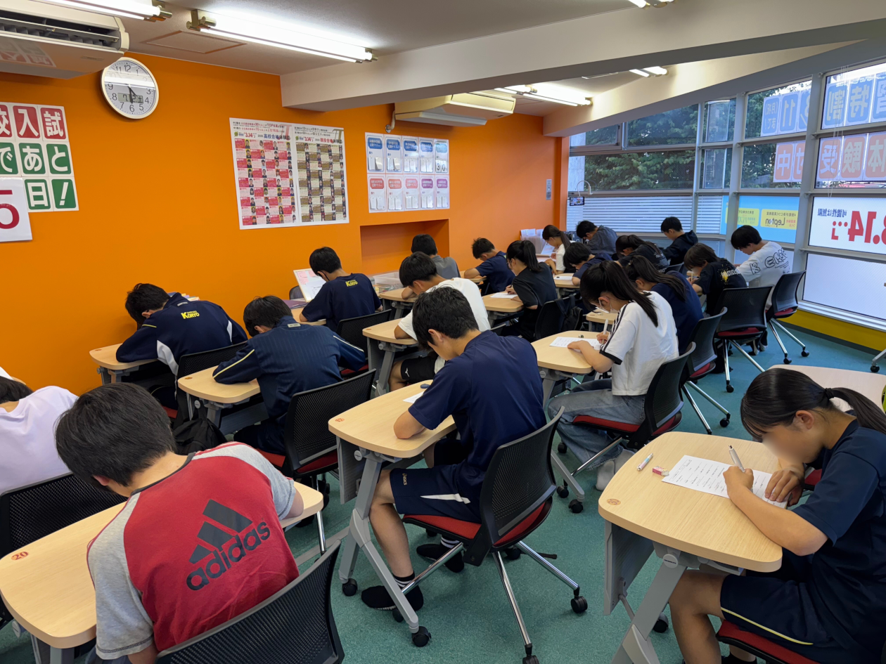 英単語コンクールの様子